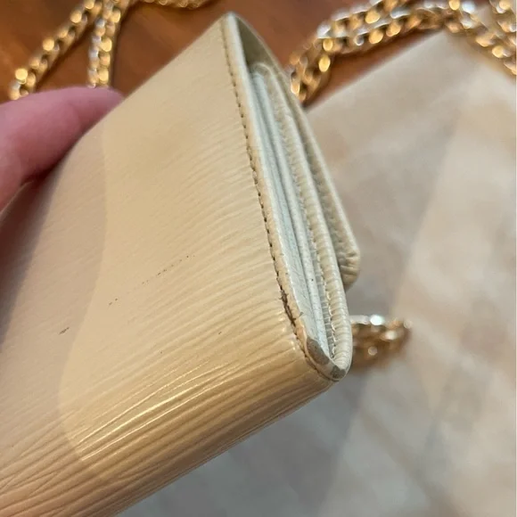 Louis Vuitton Cream and Gold Wallet with Chain Strap Eli Sarah - Picture 13 of 16